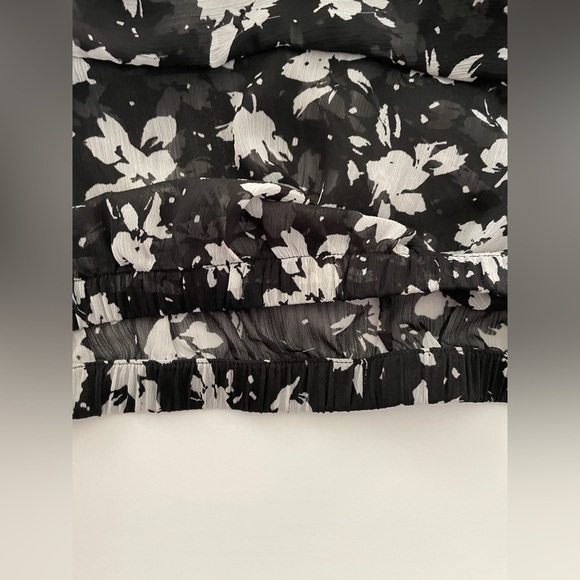 Torrid floral blouse - Picture 5 of 9